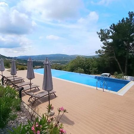 Cozy Apartments With Pool And Splendid Seaview Kavac Екстер'єр фото