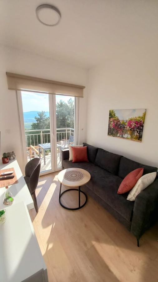Cozy Apartments With Pool And Splendid Seaview Kavac Екстер'єр фото