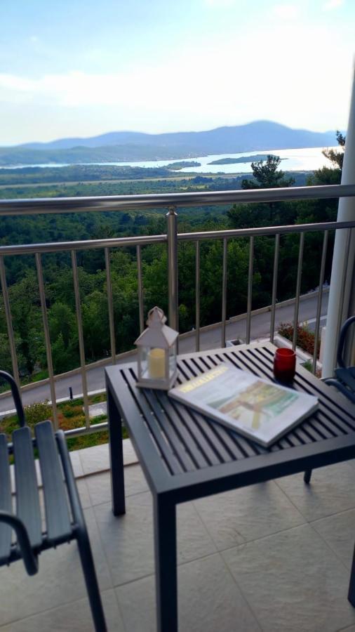 Cozy Apartments With Pool And Splendid Seaview Kavac Екстер'єр фото